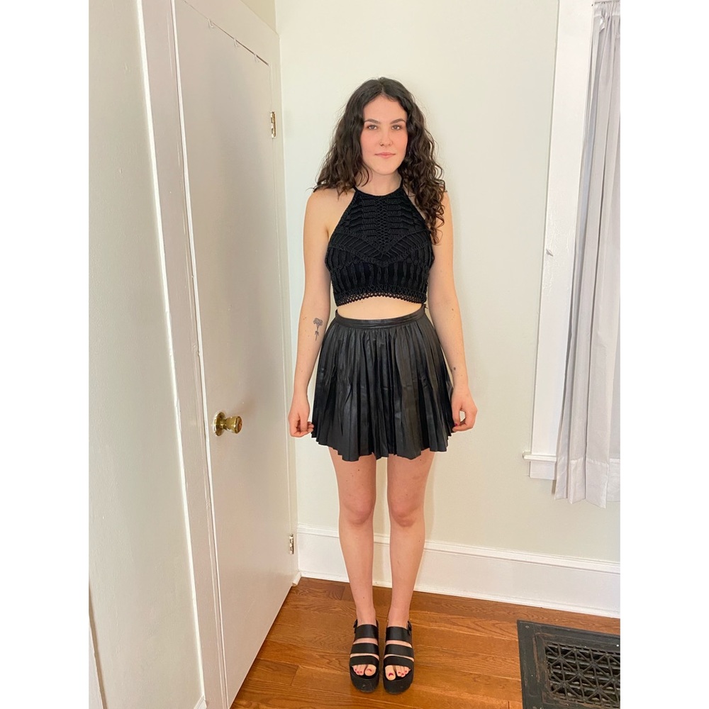 H&M Faux Leather Pleated High Waisted Mini Skirt - Picture 6 of 6